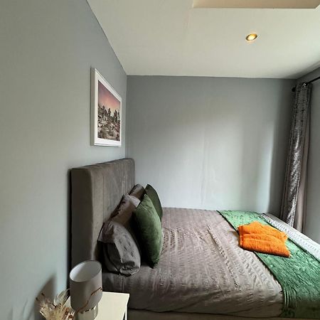 2 Bedroom Flat In Euston 2 Mins Away From Station, No Lift Лондон Екстериор снимка