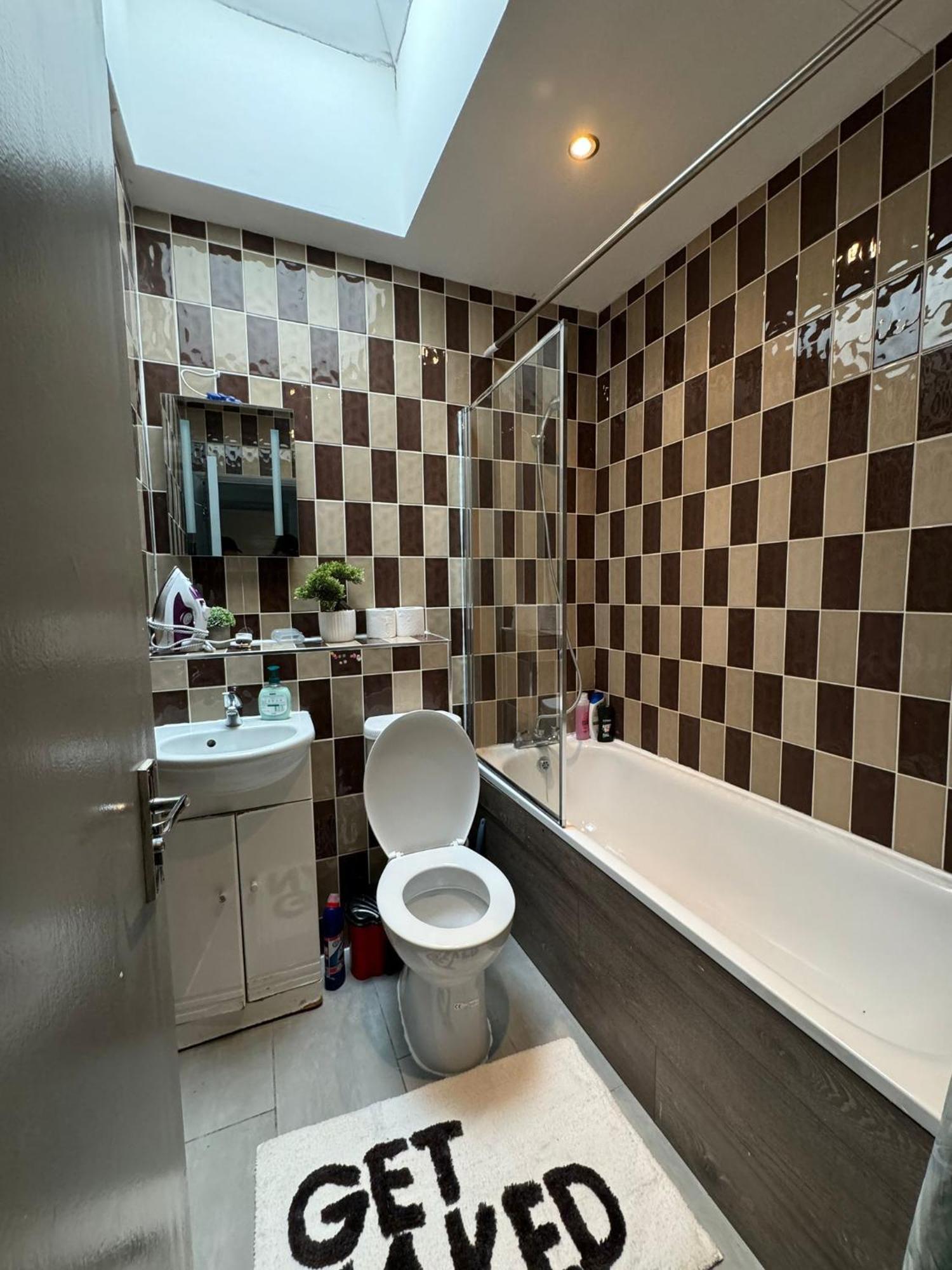 2 Bedroom Flat In Euston 2 Mins Away From Station, No Lift Лондон Екстериор снимка
